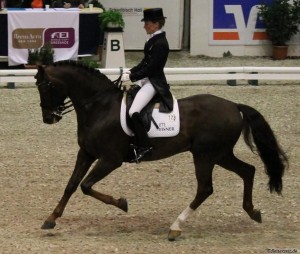Helen Langehanenberg u. Damon Hill (hier in Neumünster 2013)