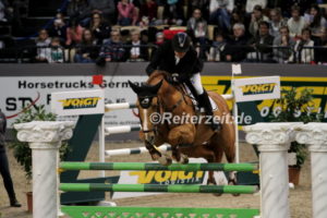 IMG_6187 Sören Pedersen u. Tailormade Chaloubet (Neumuenster 2017)