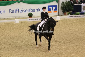 IMG_6876 Jessica von Bredow-Werndl u. Unee BB (Neumuenster 2014)