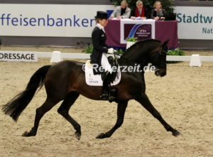 IMG_6933 Helen Langehanenberg u. Damsey FRH (Neumuenster 2017)