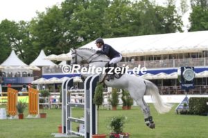 https://reiterzeit.de/wp-content/uploads/IMG_7006-Michael-Whitaker-u.-Cassionato-Hamburg-2018.jpg