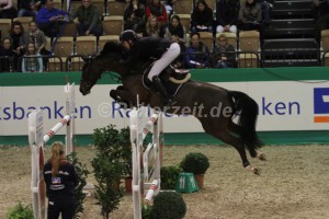 IMG_7649 Lars Bak Andersen u. Lora 477 (Neumuenster 2015)